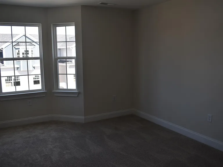 16 Emily Ct — Photo 10