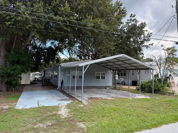 6265 Sebring St, Weeki Wachee, FL 34607