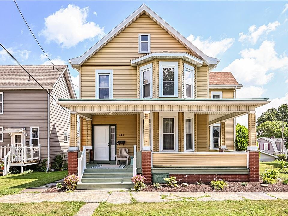 1st image of 627 Alexander Ave SW
