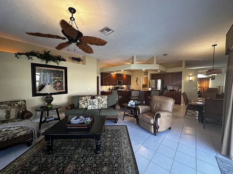 5209 SW 25th Pl — Photo 12