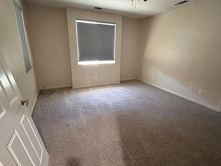 4032 Vittoria Ln — Photo 4