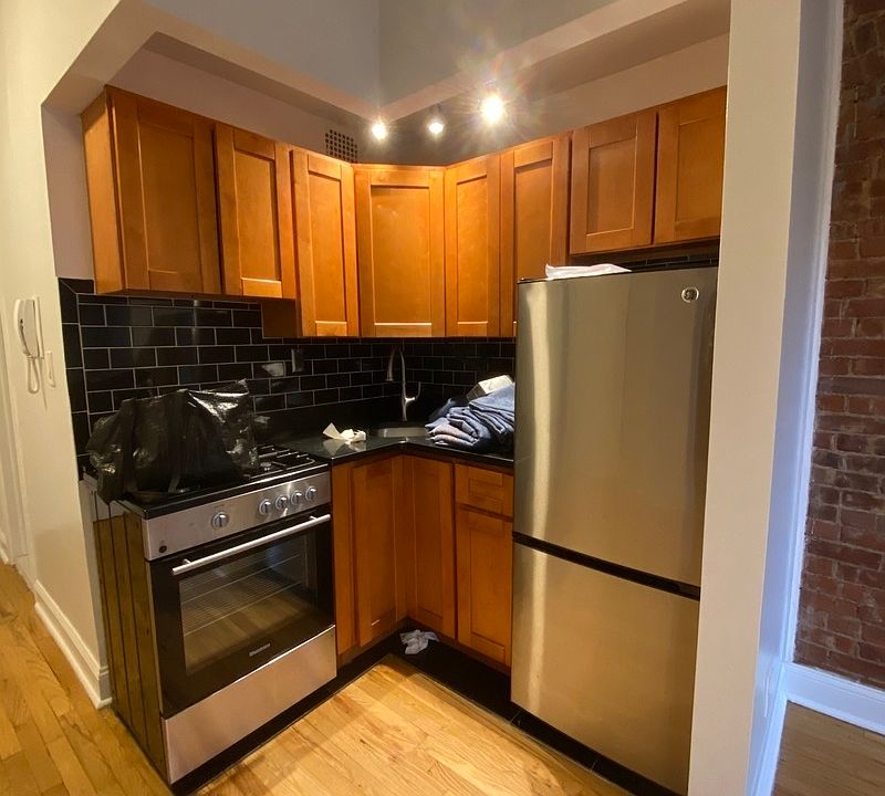 2nd image of 243 W 21st St APT 4a