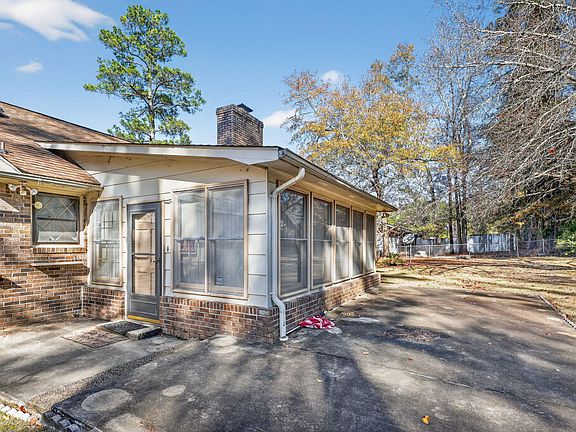 2nd image of 2572 Spring Valley Cir