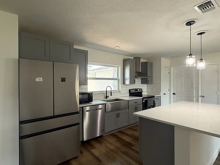 2433 Benjamin Dr — Photo 12