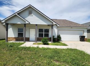 109 Cardinal St, Schulenburg, TX 78956