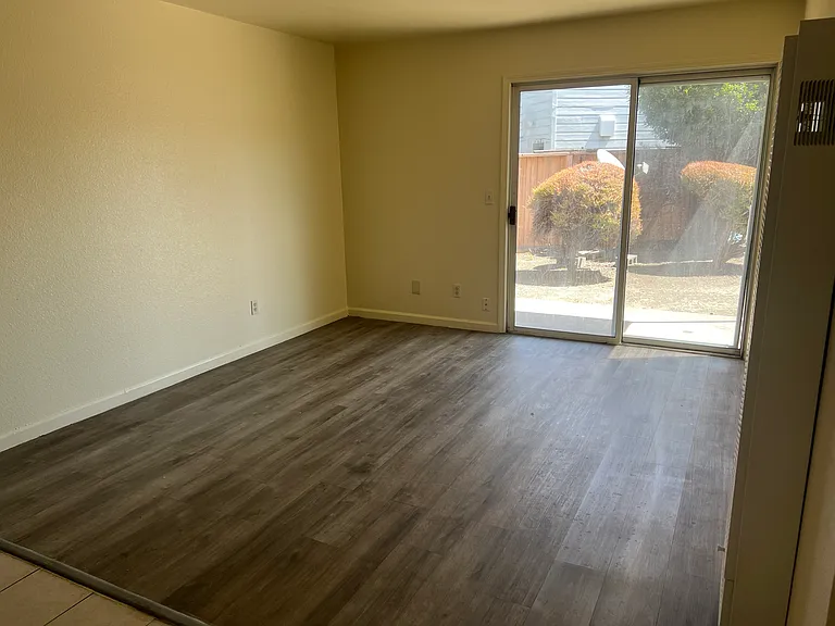 2001 Broadway Ave #111 — Photo 5