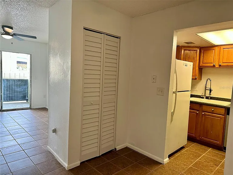 946 Lake Destiny Rd #E — Photo 7