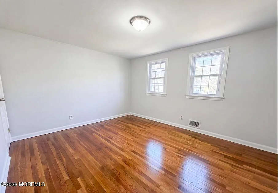 3 bed, 1290 sqft, $2,356 — Photo 4