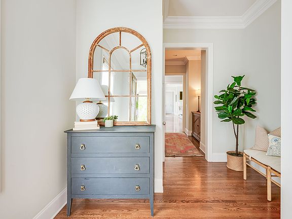 5th image of 4026 Camberley St