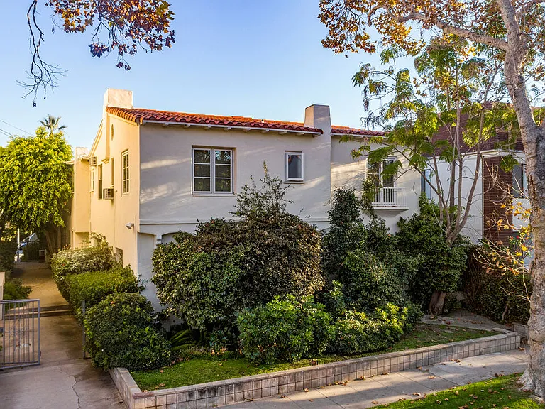 9904 Robbins Dr — Photo 28