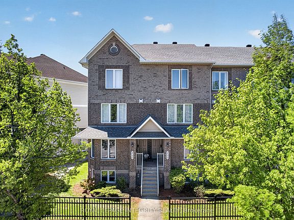 2nd image of 256 Cresthaven Dr