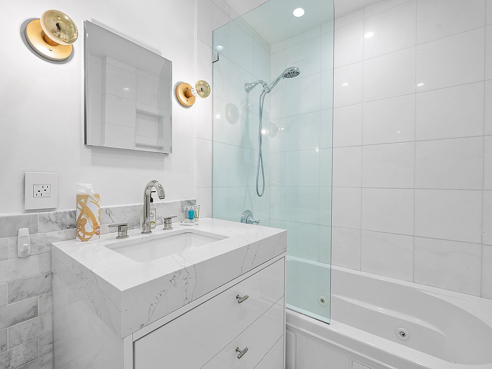 1st image of 4444 Canoga Ave
