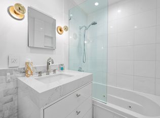 4444 Canoga Ave, Woodland Hills, CA 91364