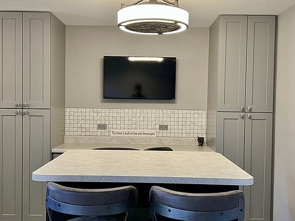 5th image of 1022 Lakeland Ct APT 2A