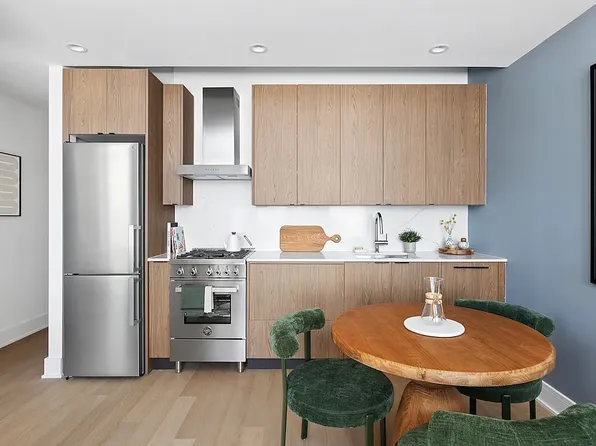 43-22 Queens St, Long Island City, NY