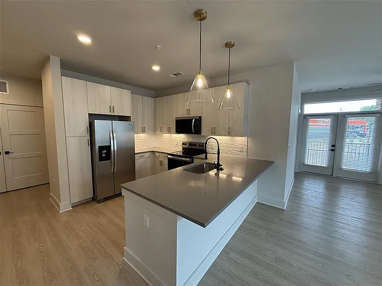 District on the Etowah Apartments — Photo 1415