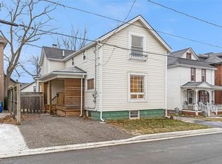 11 Albina St, Welland, ON L3C 1P2