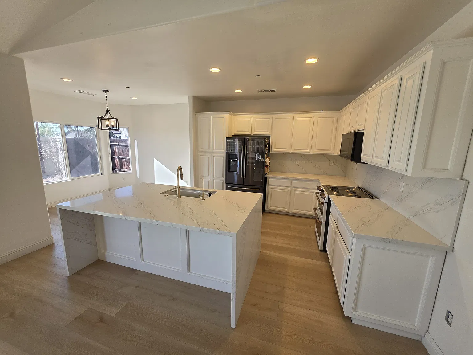 4 bed, 1711 sqft, $2,400 — Photo 3