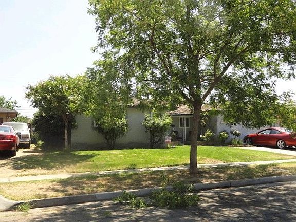4th image of 2726 N Hacienda Dr