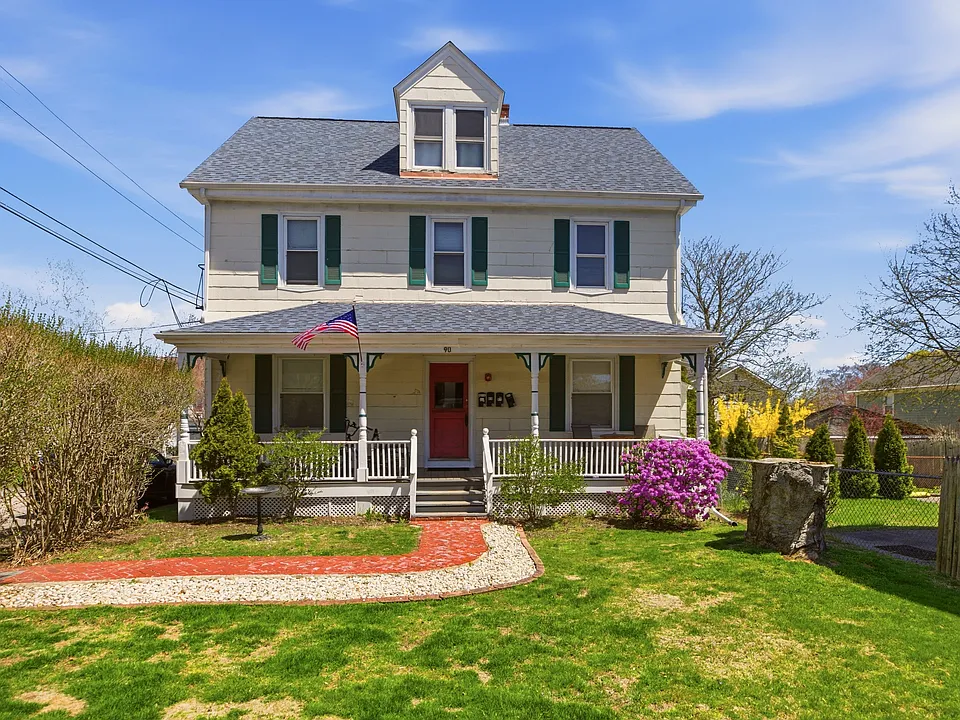 90 Gibbs Ave #A
