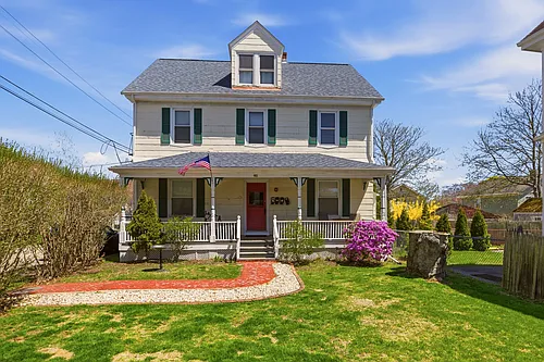 90 Gibbs Ave #A Photo 1