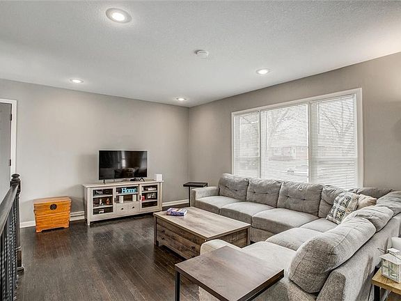 3rd image of 13236 Ashland Ave