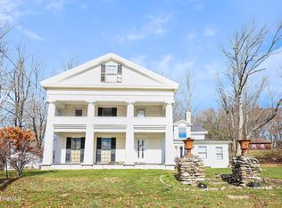 469 Maple St, Hinsdale, MA 01235