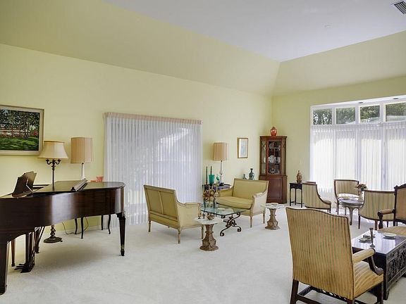 5th image of 239 Spinnaker Dr