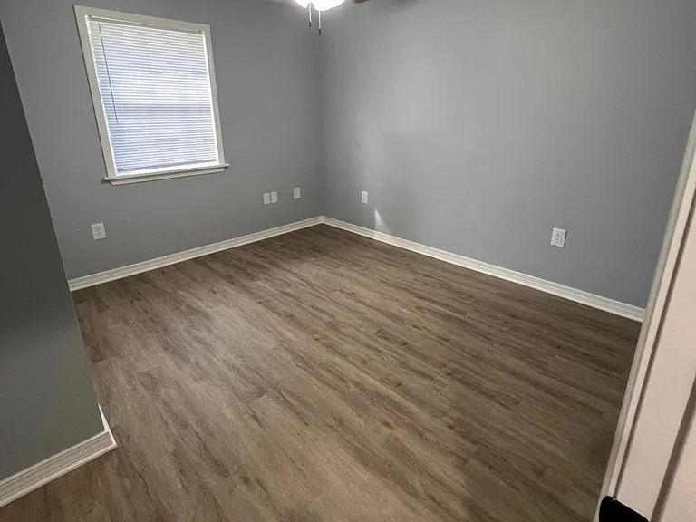 101 Clark Ave — Photo 3