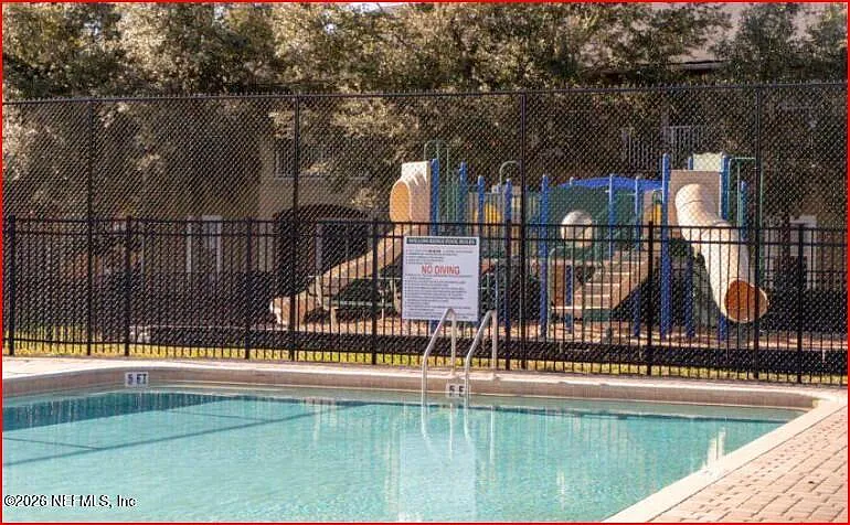 2 bed, 2.0 bath, 940 sqft, $1,145 — Photo 2