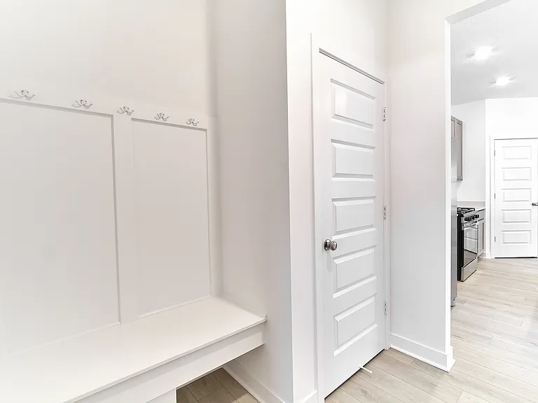 422 Eisenhower St — Photo 53