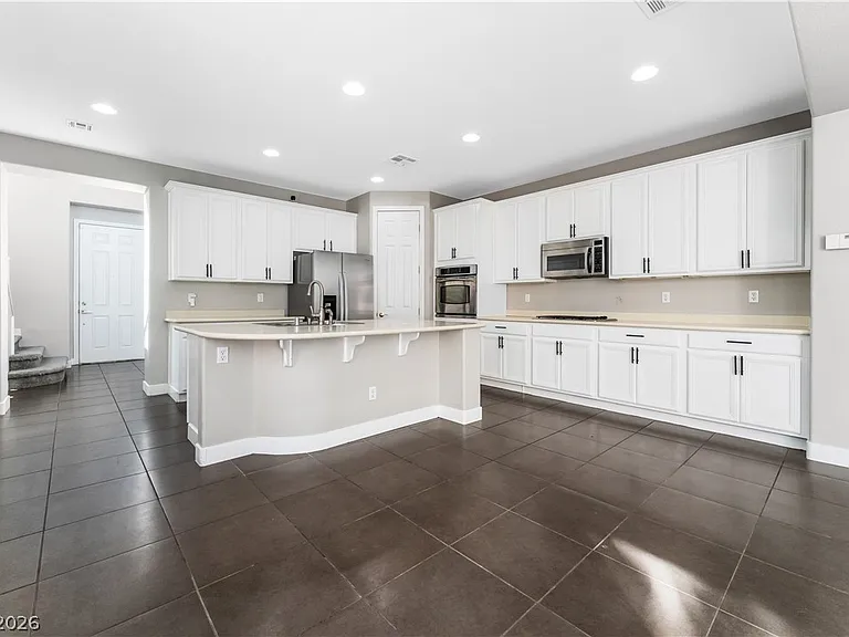 2348 Brooklyn Bridge St — Photo 8