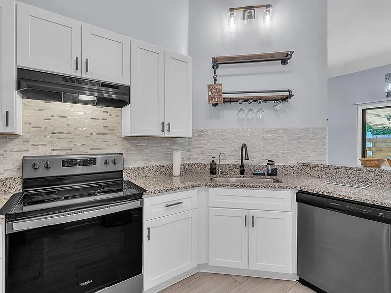 105 Tall Rock Ct — Photo 30