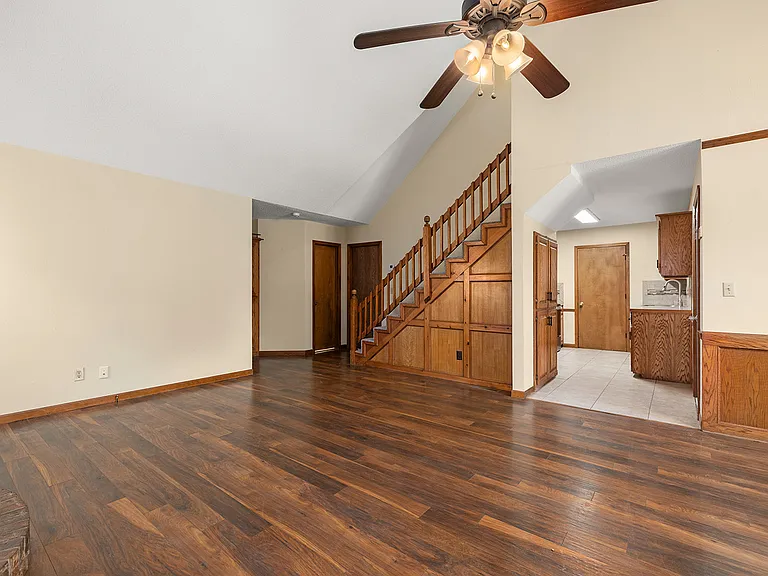 3753 N Pickwick Ave — Photo 27