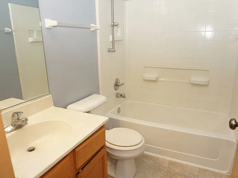 407 Waubonsee Dr — Photo 23
