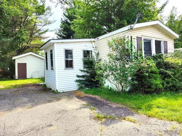 239 Kelley Mobile Home Park, Millinocket, ME 04462