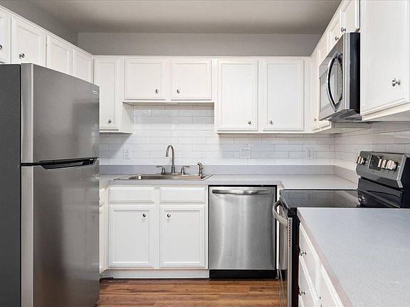 5th image of 1204 Hillyer St #1204