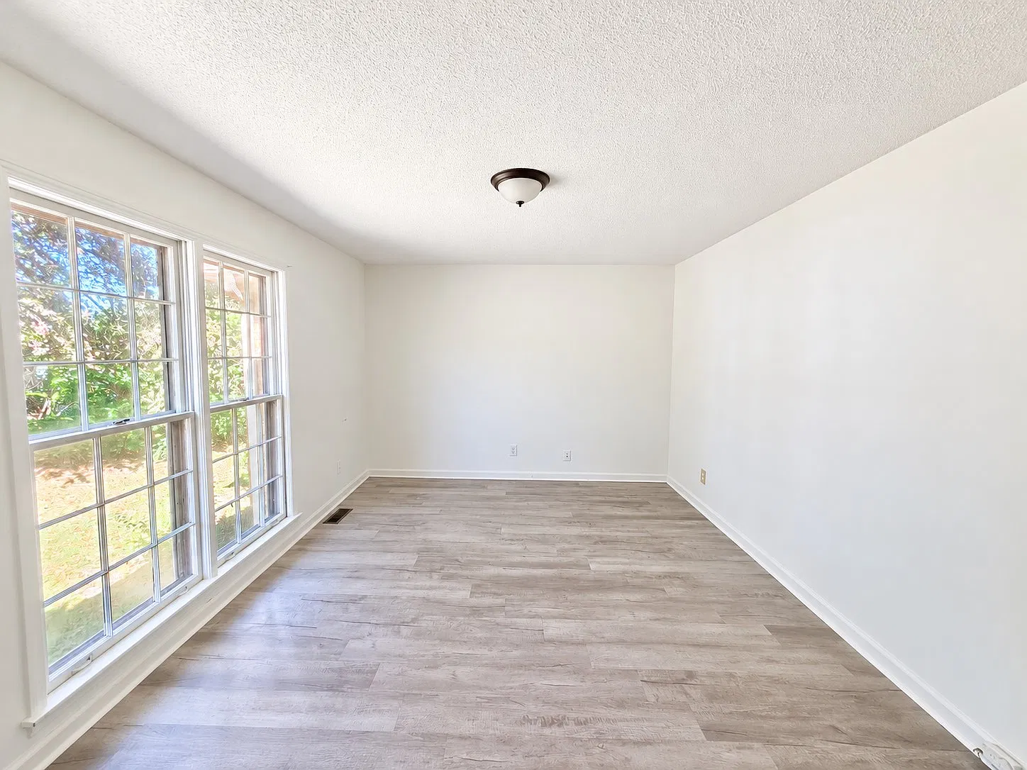 3 bed, 1680 sqft, $2,100 — Photo 2