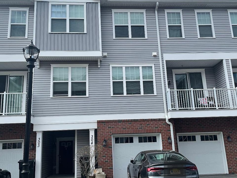 1st image of 304 Dickson Ct