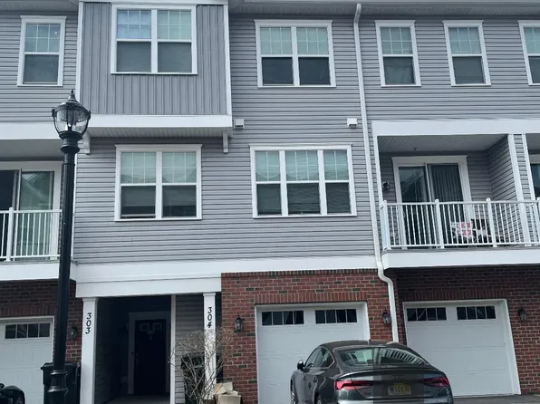 304 Dickson Ct, Highland Park, NJ 08904