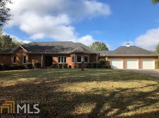 136 Oak Ridge Trl, Fayetteville, GA 30214