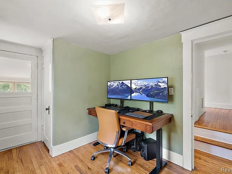 529 Hawthorn Ave — Photo 52