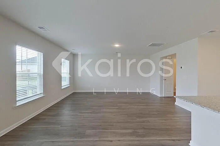 47 Springdale Rd — Photo 9