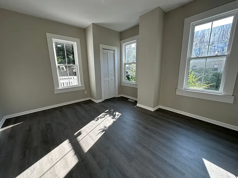 213 E Gale St — Photo 6