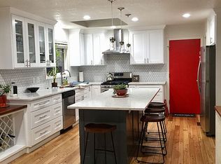 4937 SW Humphrey Park Rd, Portland, OR 97221