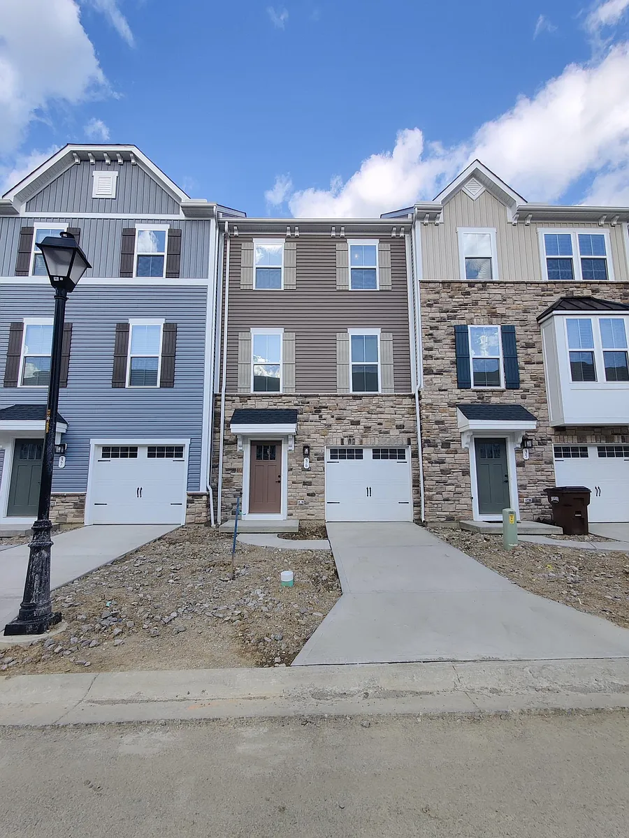 Building Photo - 36 Wentworth Ln