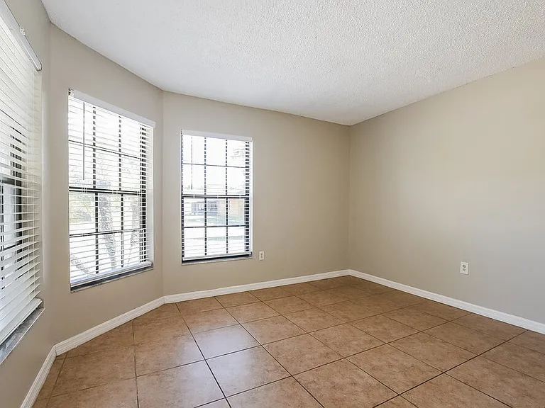 1629 Sunburst Way — Photo 14