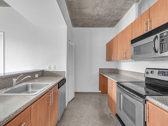 2nd image of 452 NE 25th St #788