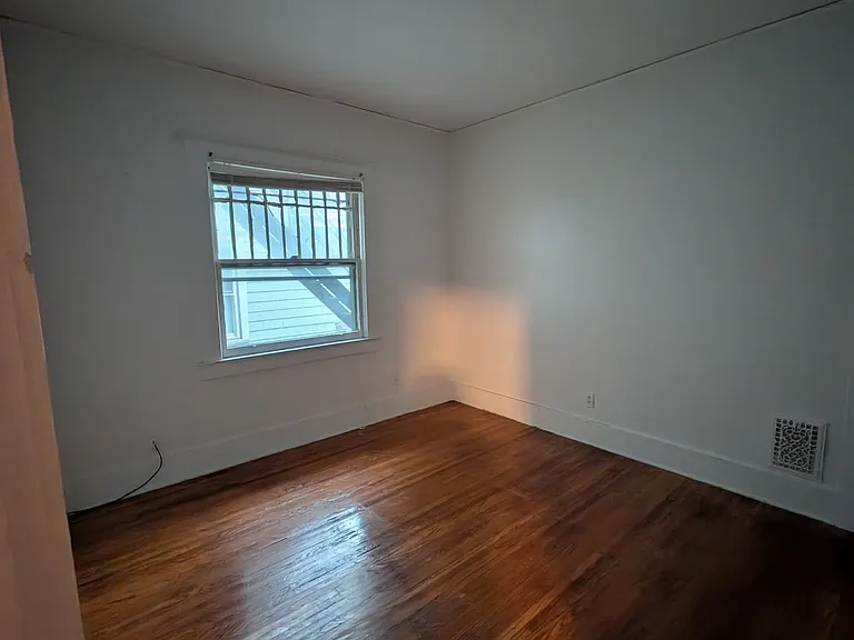 16 Darwin St — Photo 9