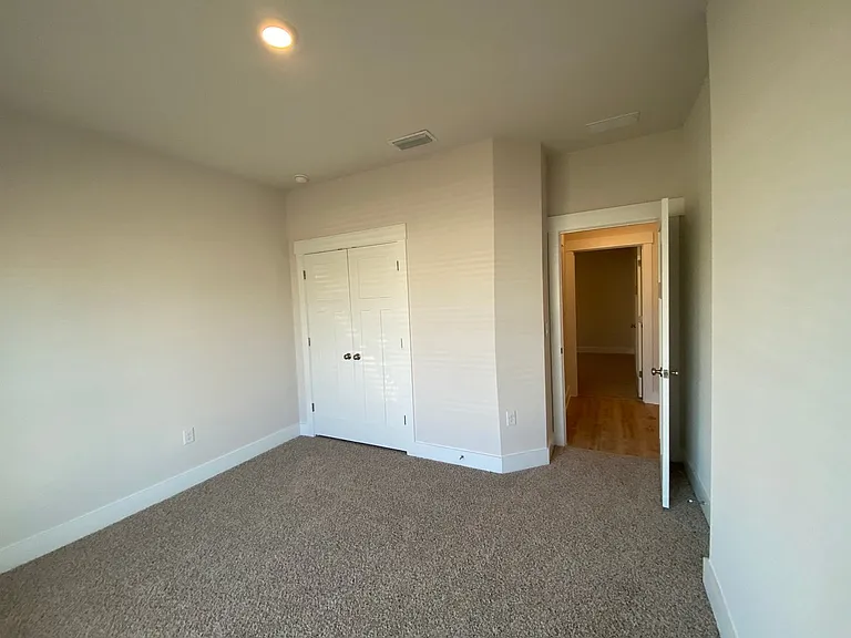 3398 Southwind Dr — Photo 30